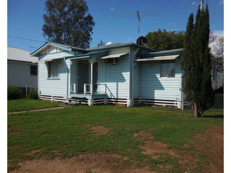 1 Blaxland Road, Dalby QLD 4405