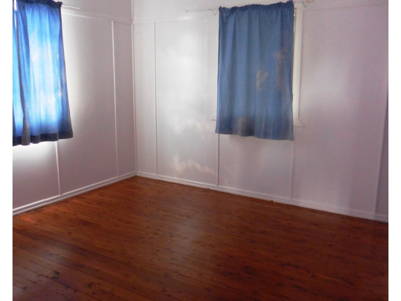 1 Blaxland Road, Dalby QLD 4405