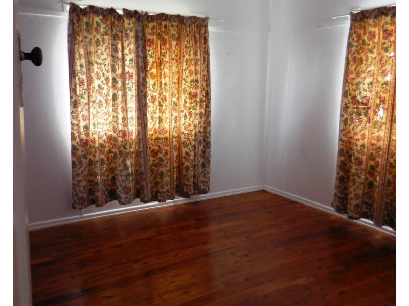 1 Blaxland Road, Dalby QLD 4405