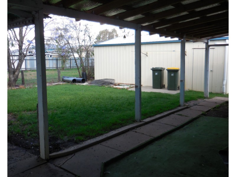 1 Blaxland Road, Dalby QLD 4405