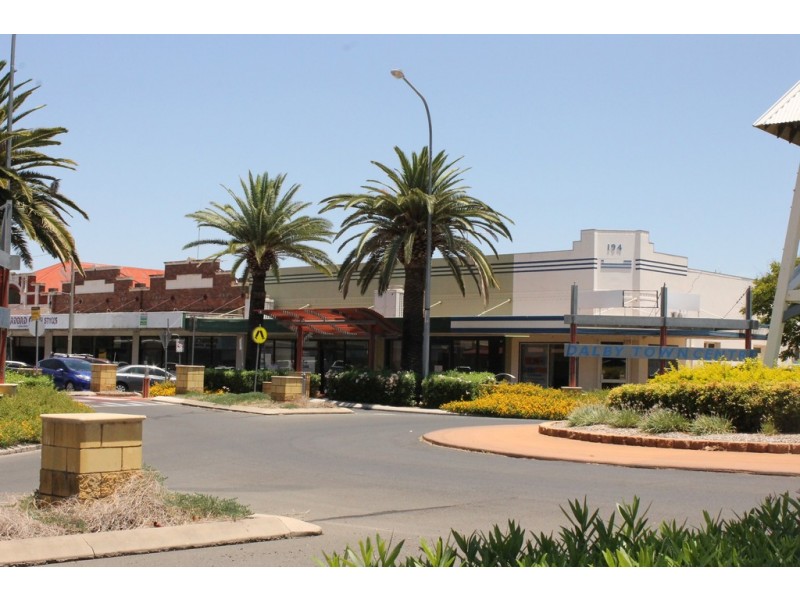 12 Cunningham Street, Dalby QLD 4405