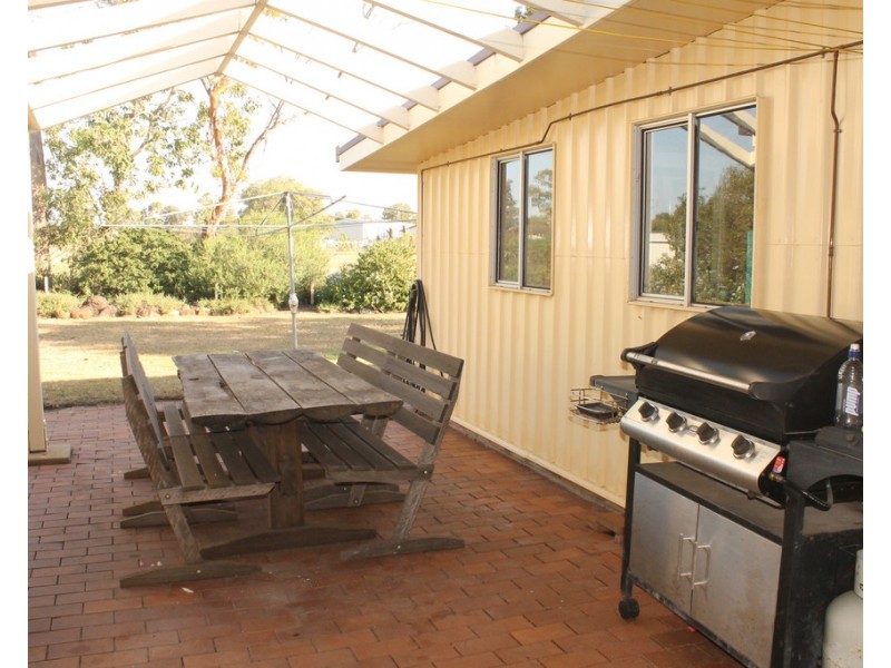 3 Hall Street, Dalby QLD 4405