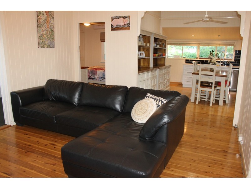 14 Dan Street, Dalby QLD 4405