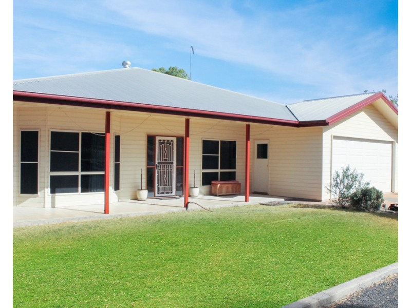 64 Thoroughbred Parade, Dalby QLD 4405