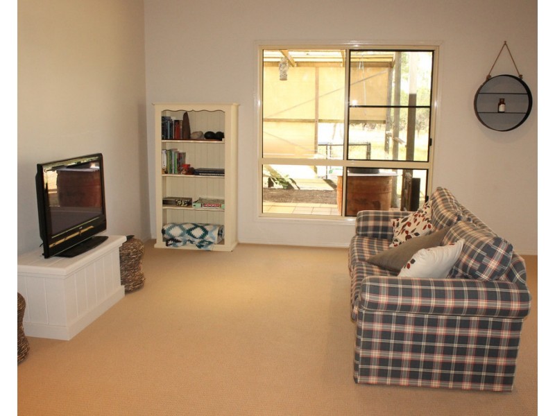 64 Thoroughbred Parade, Dalby QLD 4405