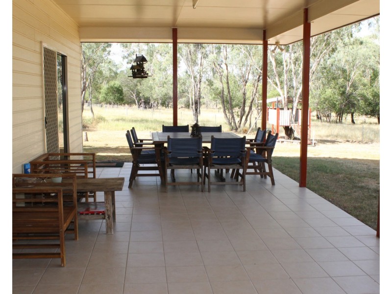 64 Thoroughbred Parade, Dalby QLD 4405