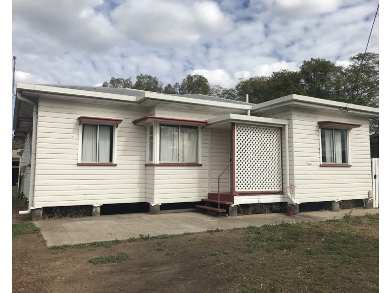 31 ARTHUR STREET, Dalby QLD 4405
