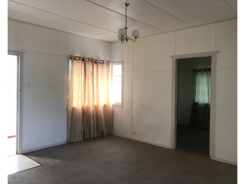 31 ARTHUR STREET, Dalby QLD 4405