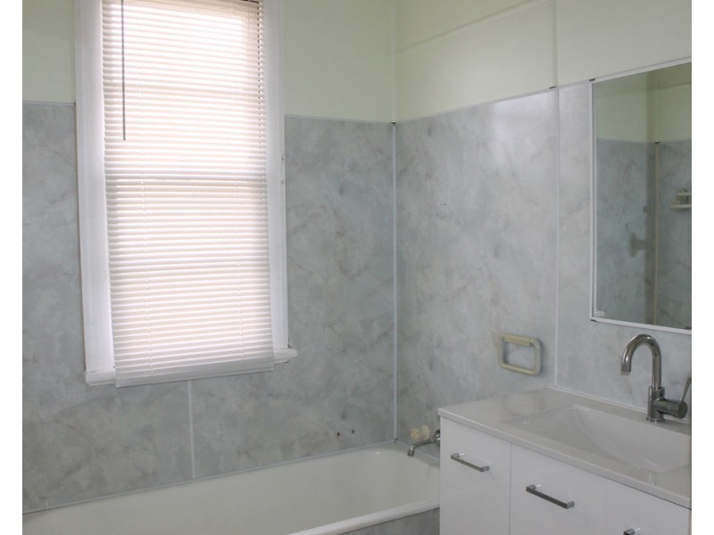 70 Arthur Street, Dalby QLD 4405