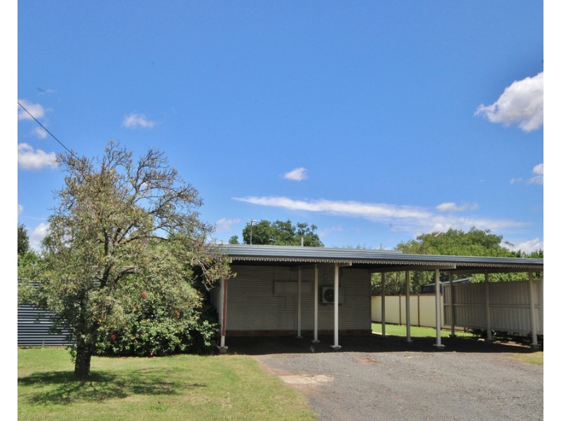 8 Palmer Street, Dalby QLD 4405