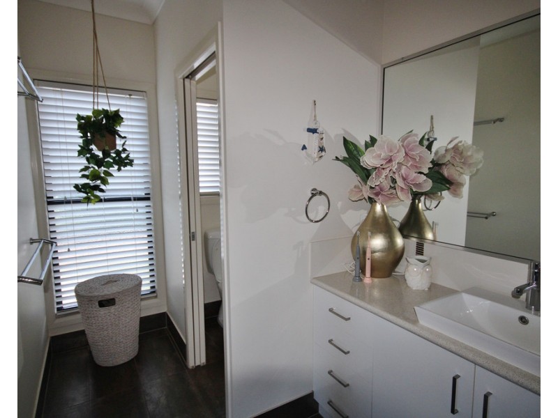 28 James Cook Drive, Dalby QLD 4405