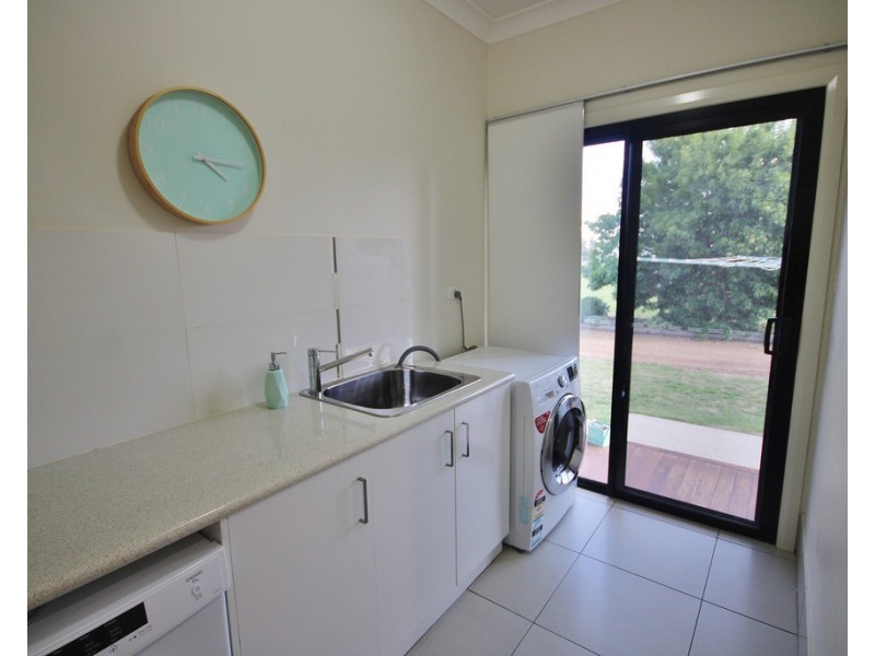 28 James Cook Drive, Dalby QLD 4405