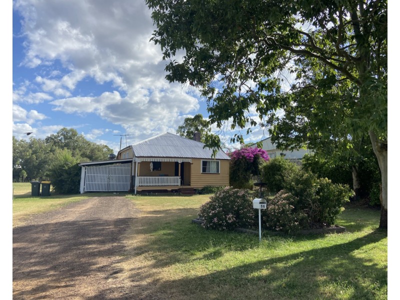 16 Matheson Street, Dalby QLD 4405