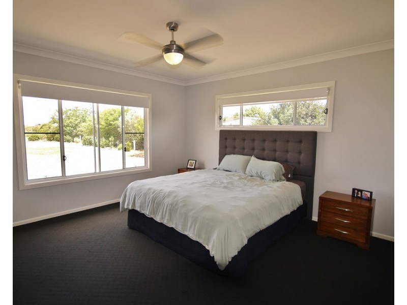 142 Sandalwood Avenue East, Dalby QLD 4405