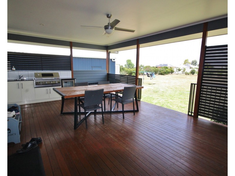 142 Sandalwood Avenue East, Dalby QLD 4405