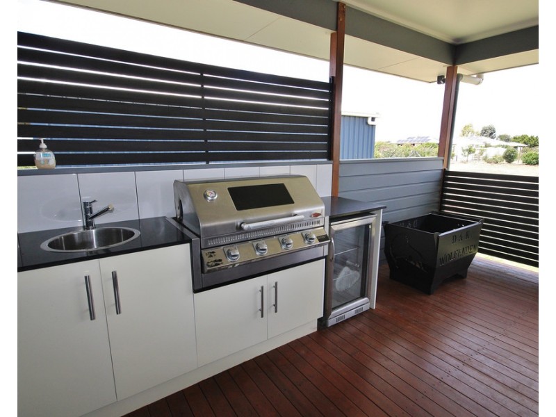 142 Sandalwood Avenue East, Dalby QLD 4405