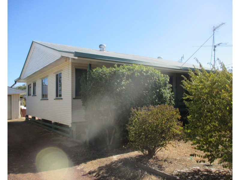 8 Stewart Street, Jandowae QLD 4410