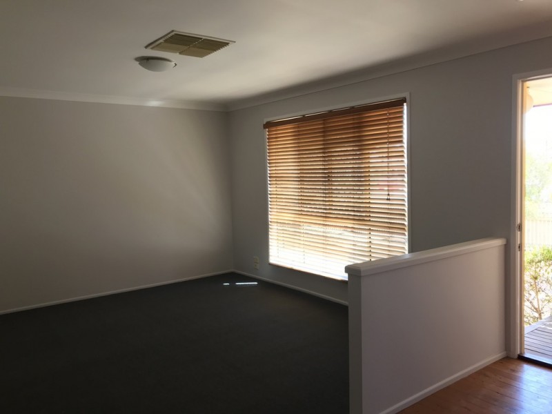 2 Wills Place, Dalby QLD 4405