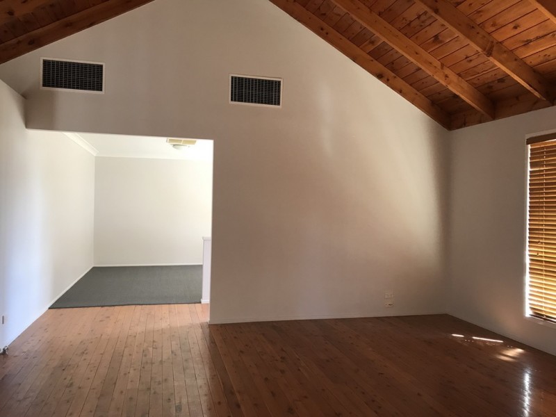 2 Wills Place, Dalby QLD 4405