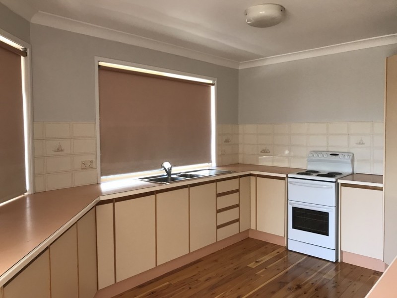 2 Wills Place, Dalby QLD 4405