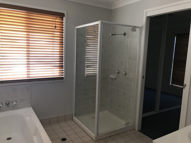 2 Wills Place, Dalby QLD 4405