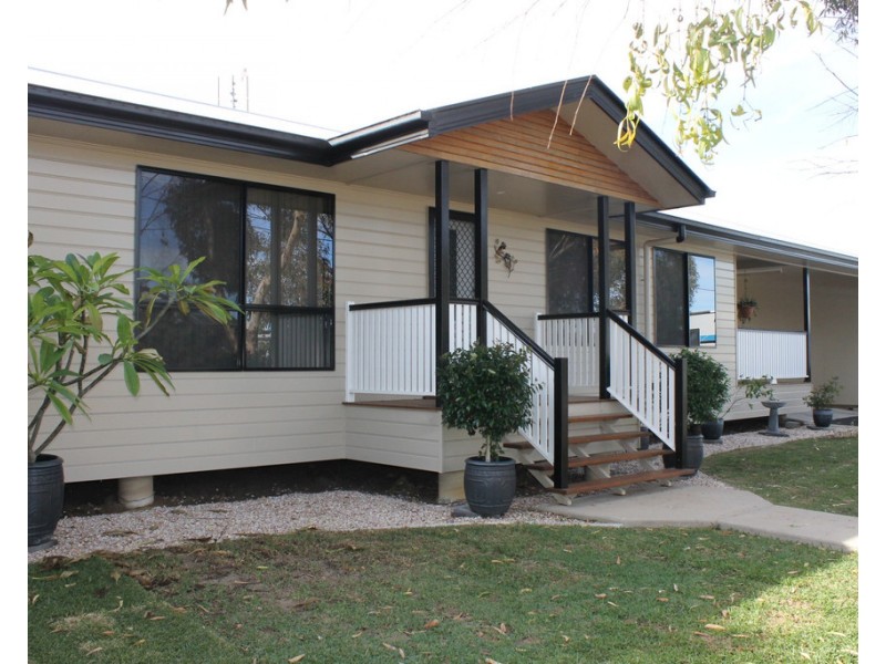 4 Sullivan Crescent, Dalby QLD 4405