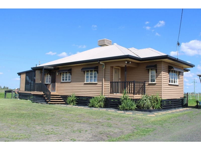 104 Hedge Road, Dalby QLD 4405