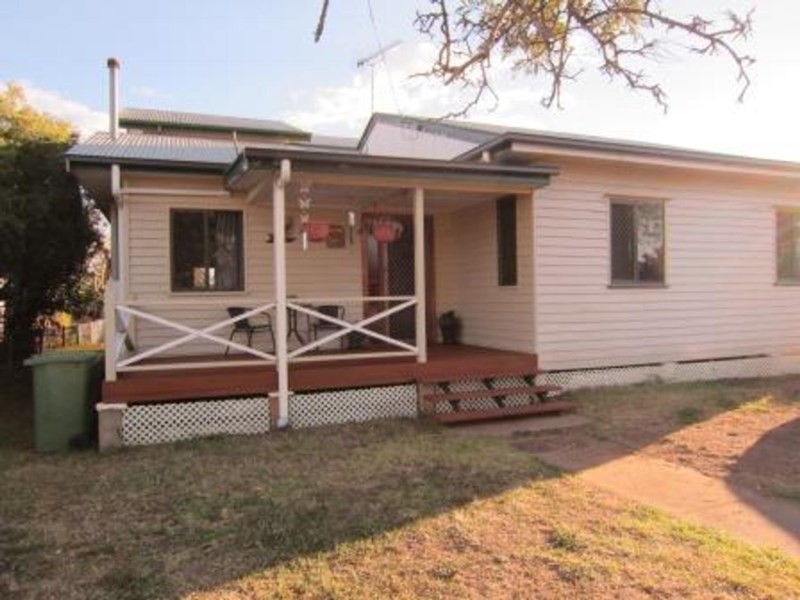 42 Palmer Street, Dalby QLD 4405