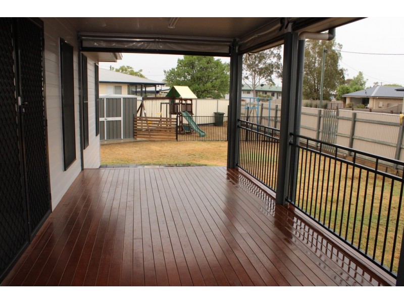 2 Sullivan Crescent, Dalby QLD 4405