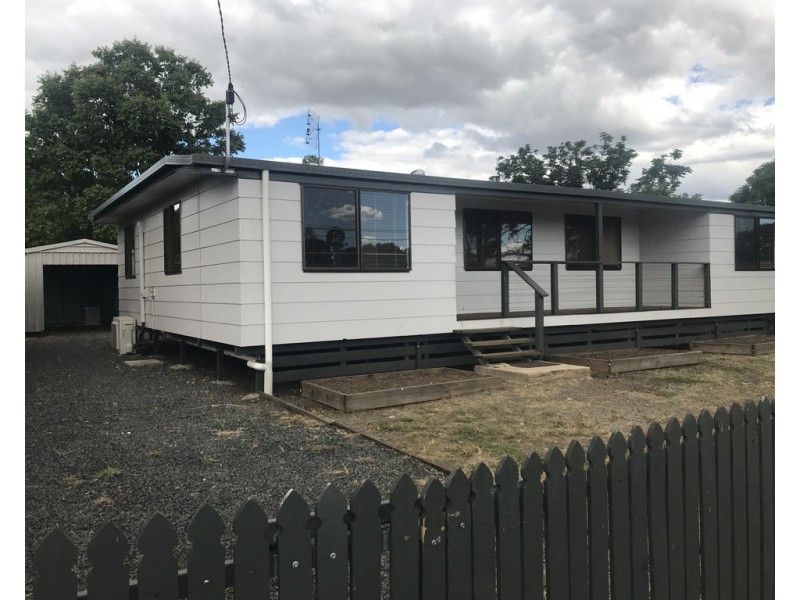 4 Mary Street, Dalby QLD 4405