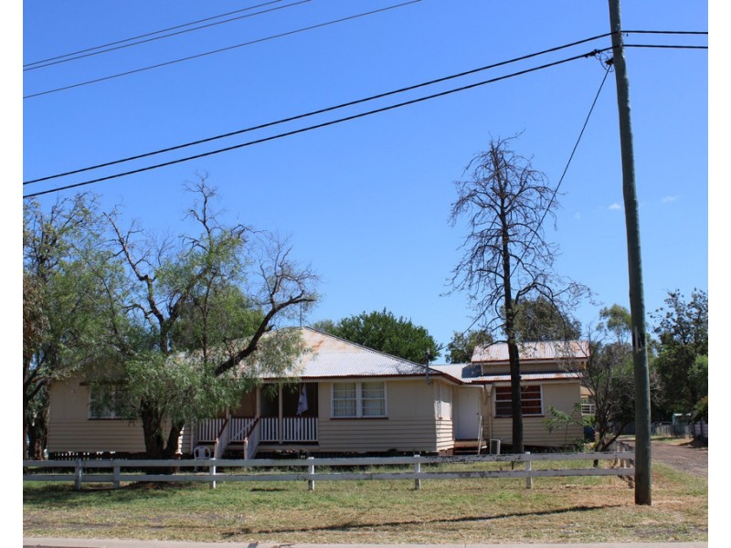 16 Jimbour Street, Dalby QLD 4405