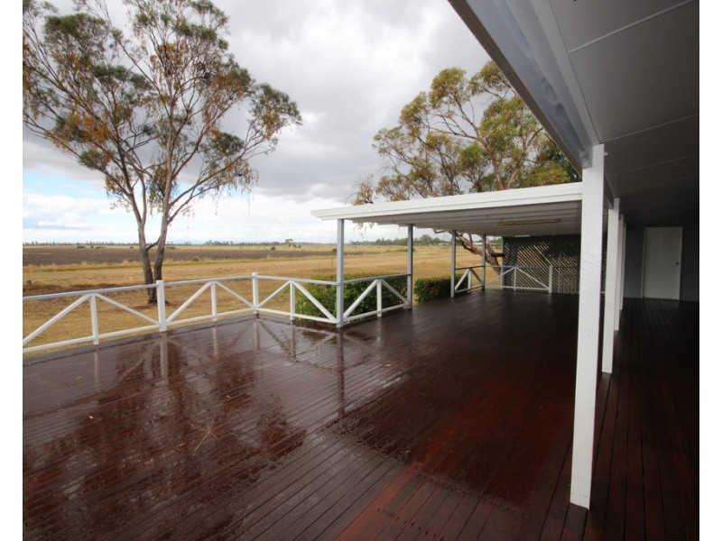 25 College Crescent, Dalby QLD 4405