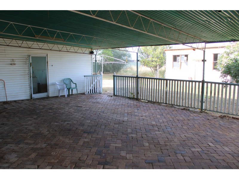 24 Wambo Street, Dalby QLD 4405