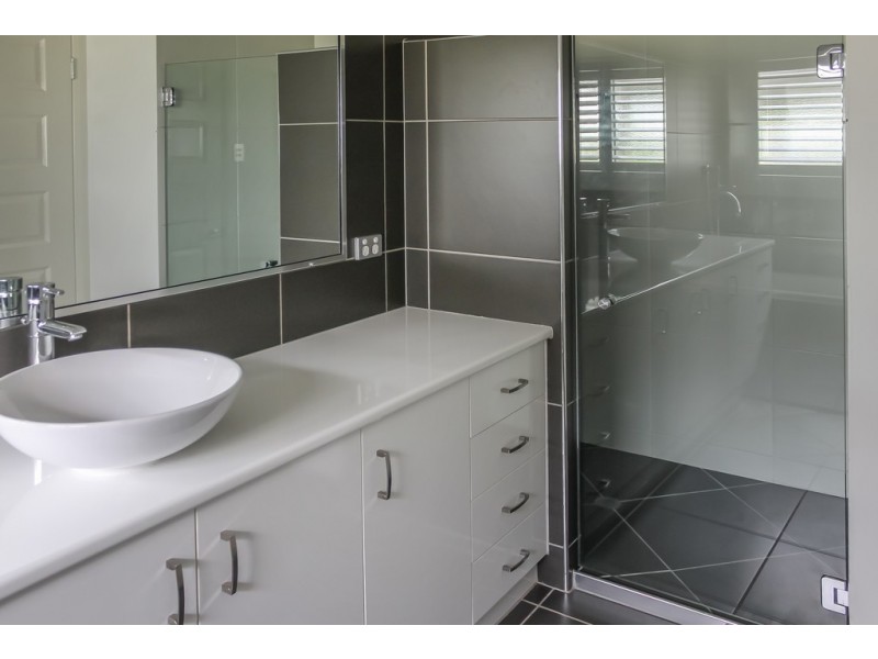 103 Southern Cross Drive, Dalby QLD 4405