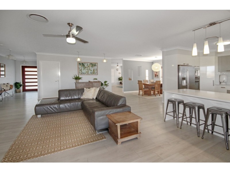 127 Southern Cross Drive, Dalby QLD 4405