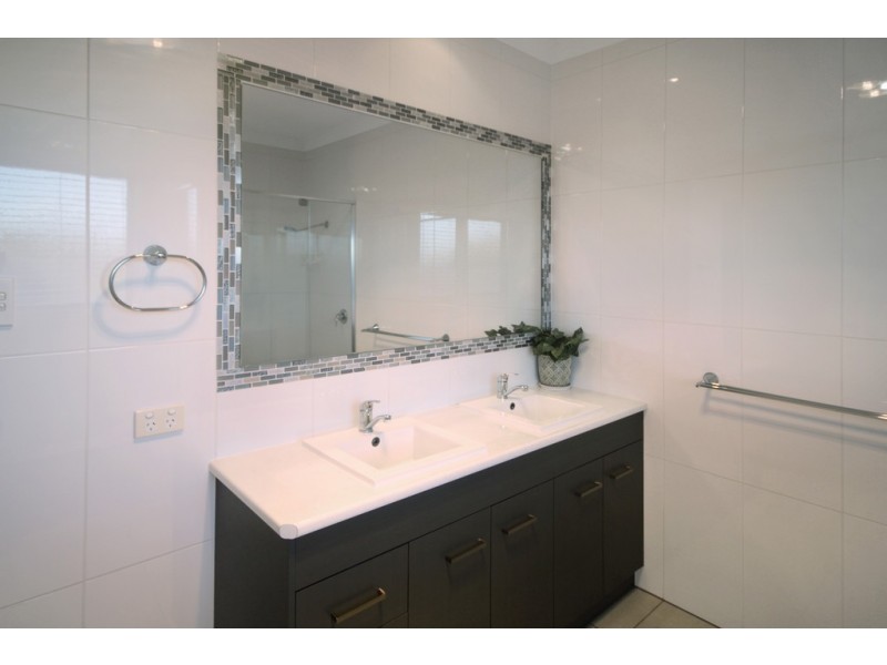 127 Southern Cross Drive, Dalby QLD 4405