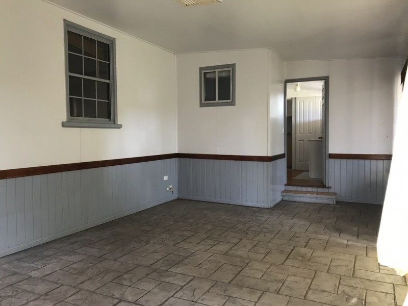 4 Bird Street, Dalby QLD 4405