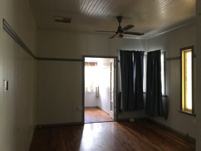 4 Bird Street, Dalby QLD 4405