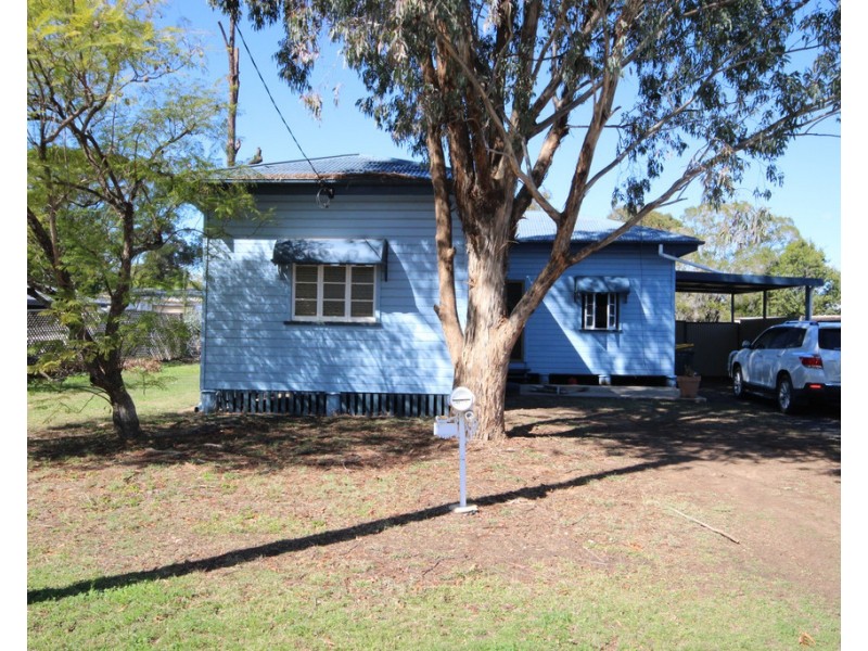11 Wooburn Street, Dalby QLD 4405