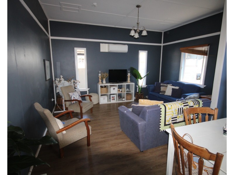 11 Wooburn Street, Dalby QLD 4405