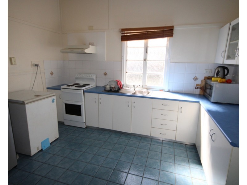 11 Wooburn Street, Dalby QLD 4405