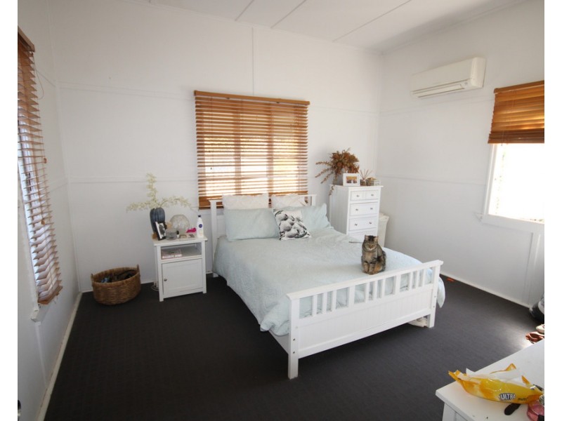 11 Wooburn Street, Dalby QLD 4405