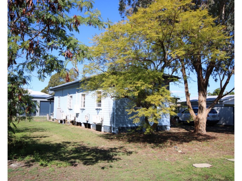 11 Wooburn Street, Dalby QLD 4405