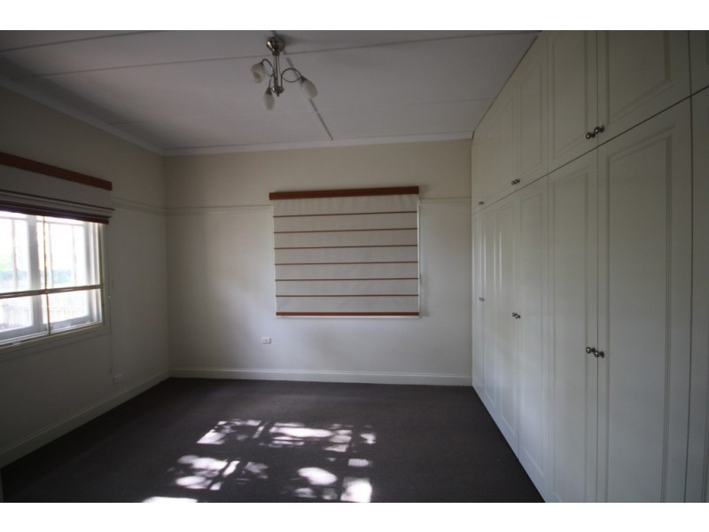 9 Wooburn Street, Dalby QLD 4405