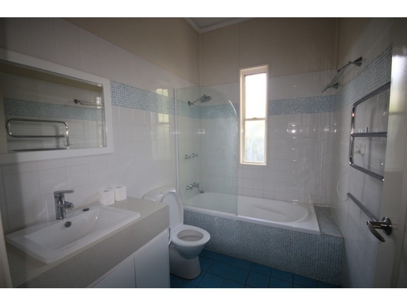 9 Wooburn Street, Dalby QLD 4405