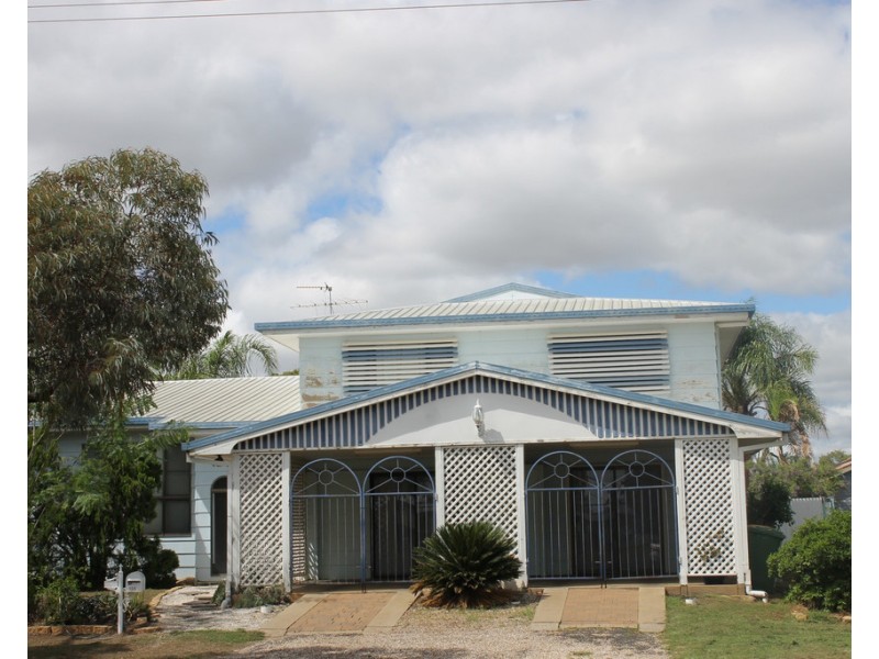105 Nicholson Street, Dalby QLD 4405