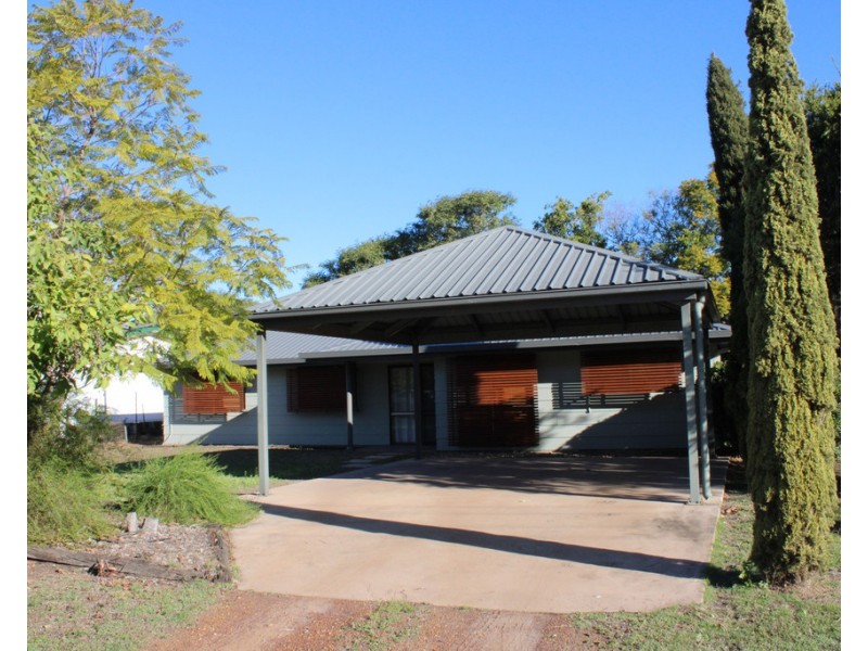 14 Brimblecombe Street, Dalby QLD 4405
