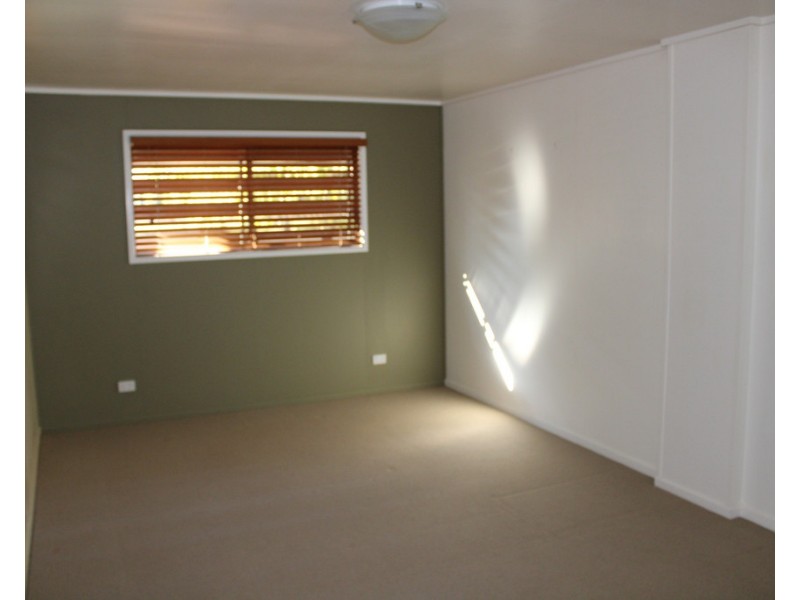 14 Brimblecombe Street, Dalby QLD 4405