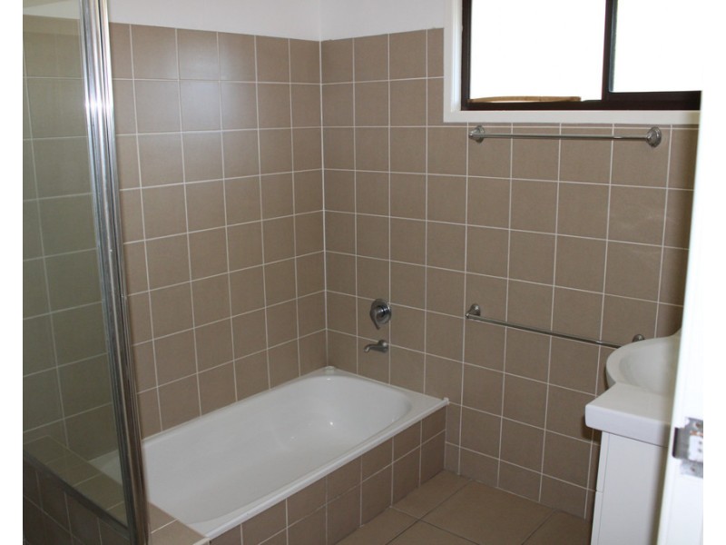 14 Brimblecombe Street, Dalby QLD 4405