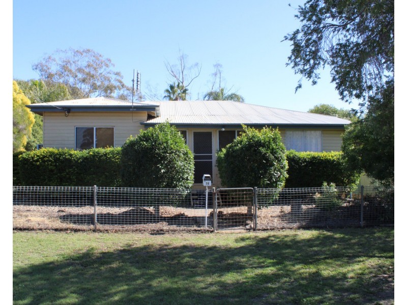34 Pratten Street, Dalby QLD 4405